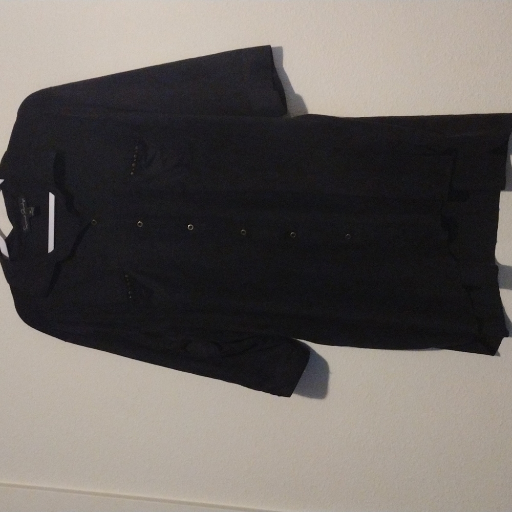 E Women's blouse good condition